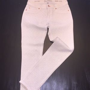 DL1961 mid-rise White Jeans